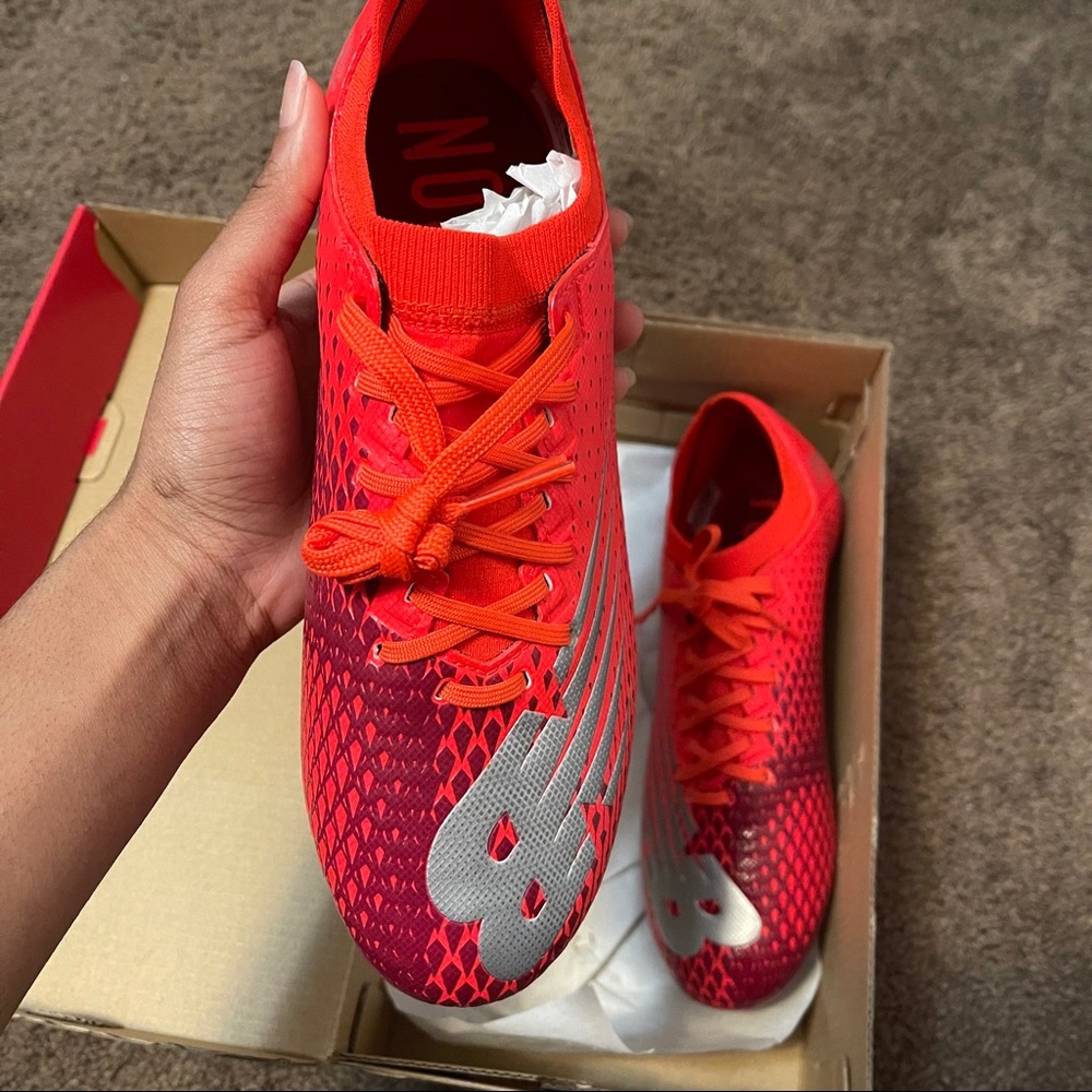 SOCCER CLEATS - NEW BALANCE
